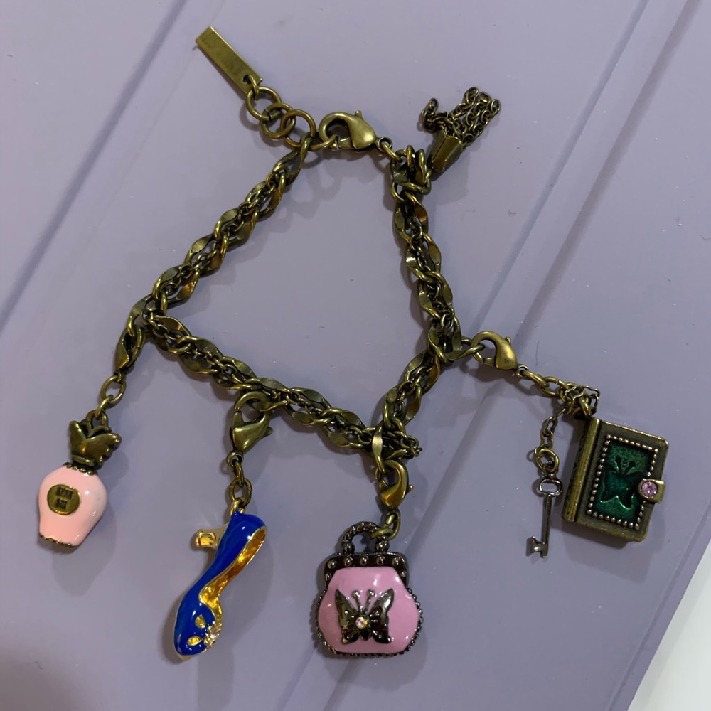 Vintage Anna Sui charms bracelet